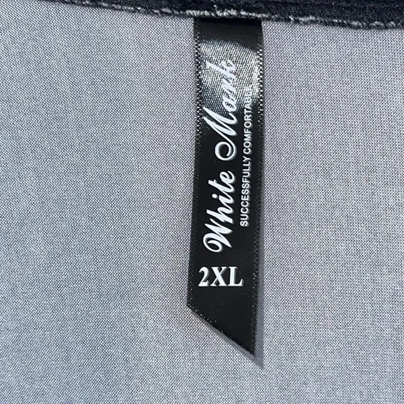 White Mark black Scroll, 3/4” sleeve, handkerchief hem top. EUC Size 2 XL - Picture 6 of 6